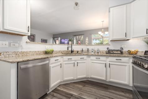 292 South Oak Creek Lane Romeoville IL 60446
