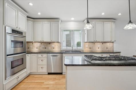 652 South Middleton Avenue Palatine IL 60067