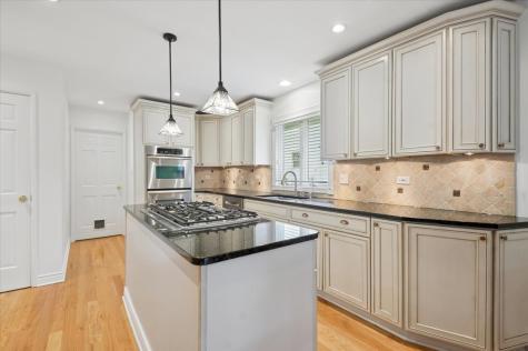 652 South Middleton Avenue Palatine IL 60067