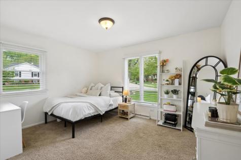 652 South Middleton Avenue Palatine IL 60067