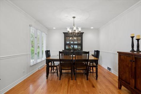 652 South Middleton Avenue Palatine IL 60067