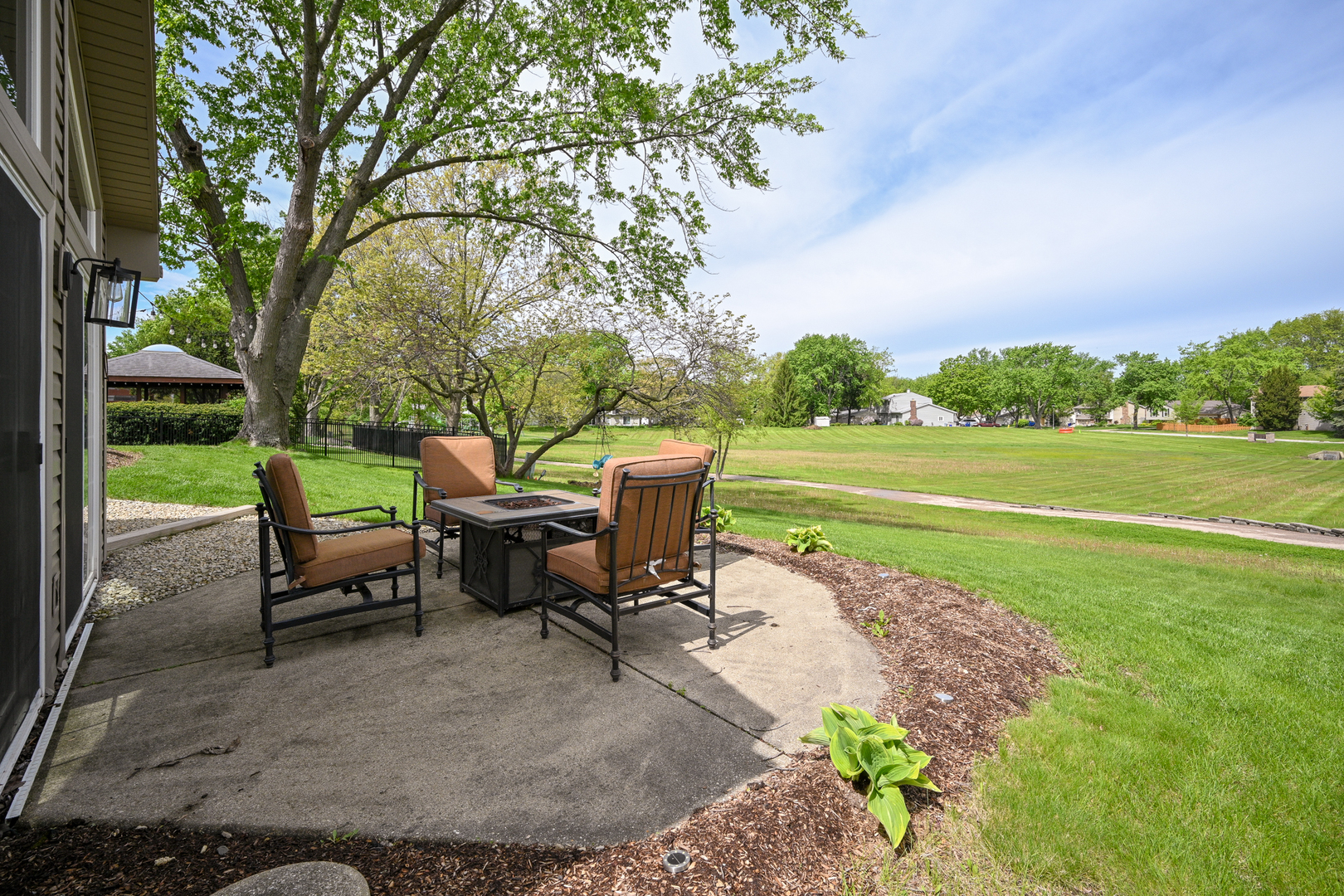 2234 Appleby Drive Wheaton IL 60189
