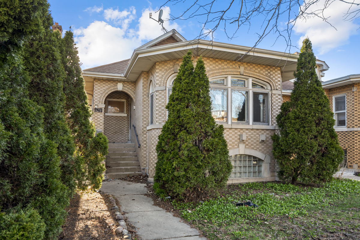 1748 North New England Avenue Chicago IL 60707