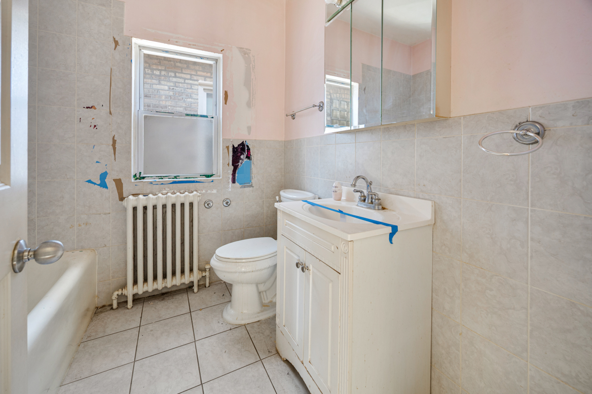 1748 North New England Avenue Chicago IL 60707