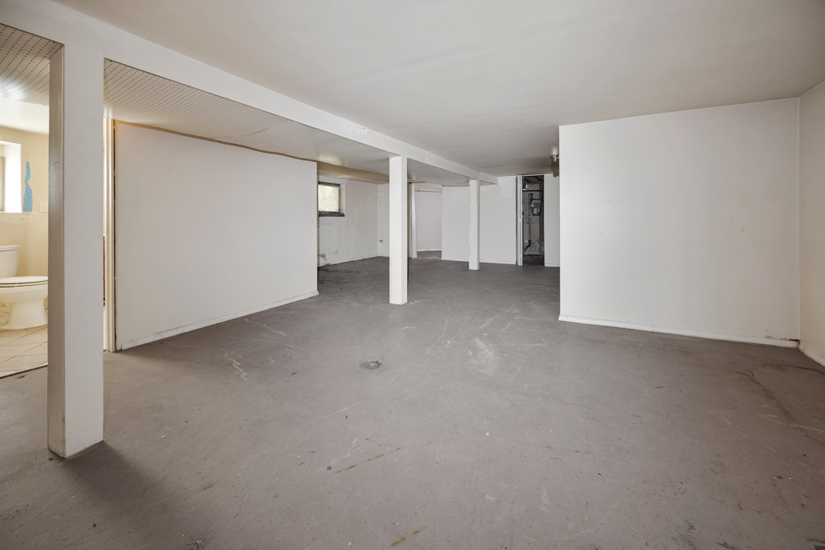 1748 North New England Avenue Chicago IL 60707