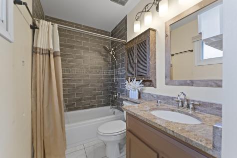 309 Plymouth Lane NW Bloomingdale IL 60108