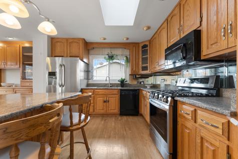 309 Plymouth Lane NW Bloomingdale IL 60108