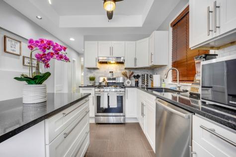 2920 North Gresham Avenue Chicago IL 60618