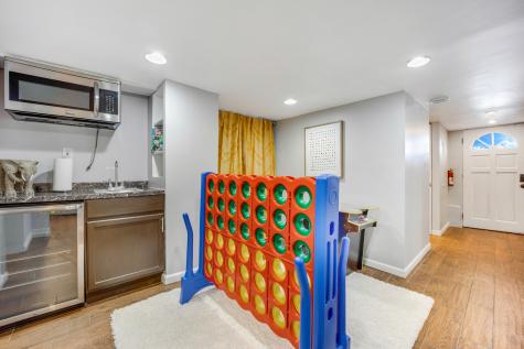 2920 North Gresham Avenue Chicago IL 60618