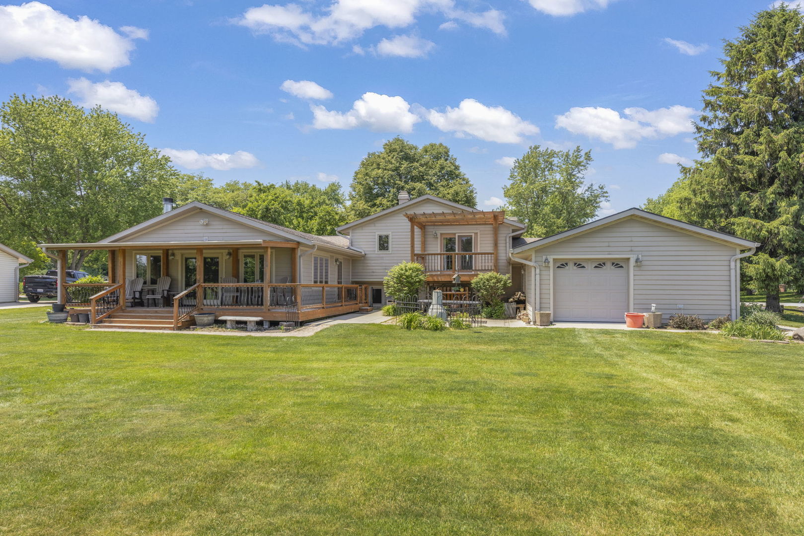 11S699 Schillinger Drive Naperville IL 60564