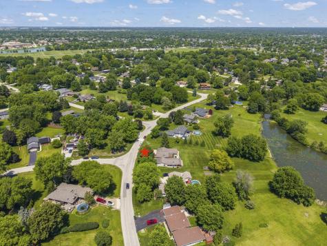 11S699 Schillinger Drive Naperville IL 60564