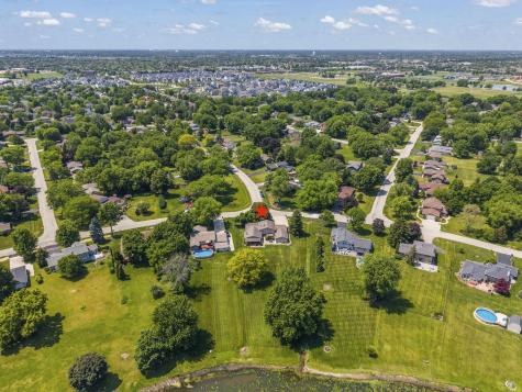 11S699 Schillinger Drive Naperville IL 60564