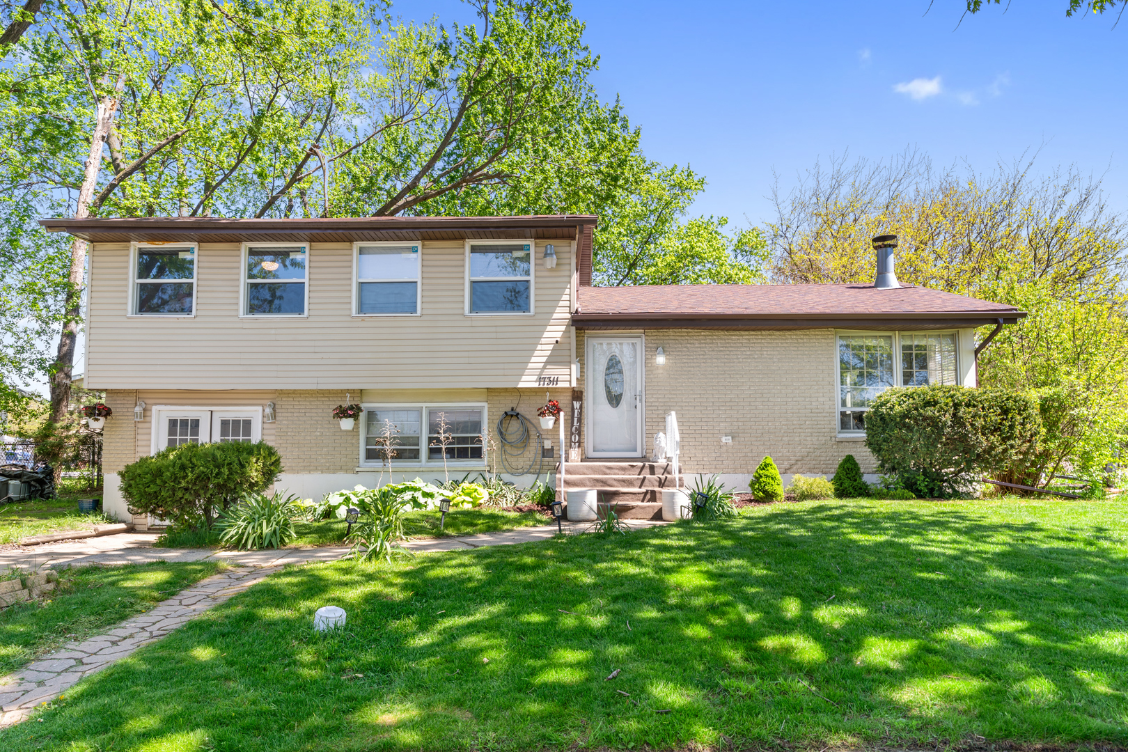 17311 Central Park Avenue Hazel Crest IL 60429