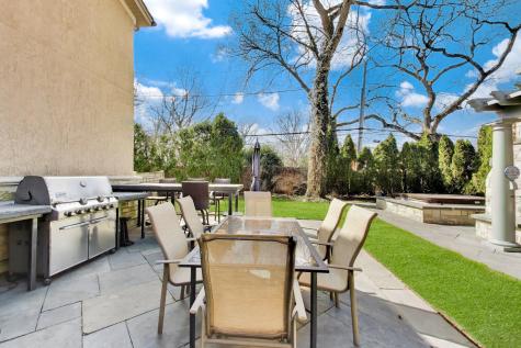 1414 Canterbury Lane Glenview IL 60025