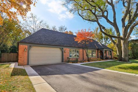 1443 Woodhill Drive Northbrook IL 60062