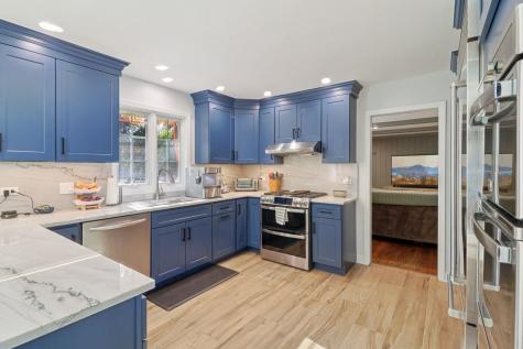1443 Woodhill Drive Northbrook IL 60062