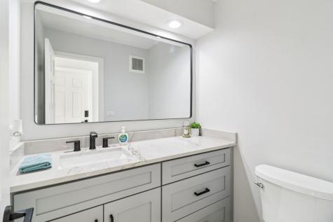 1443 Woodhill Drive Northbrook IL 60062