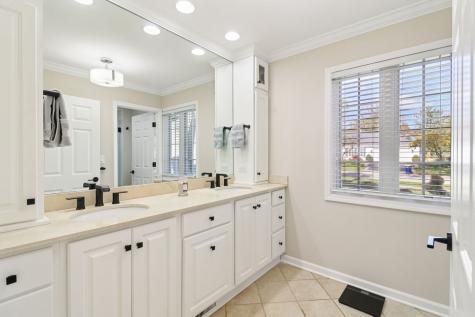 1443 Woodhill Drive Northbrook IL 60062