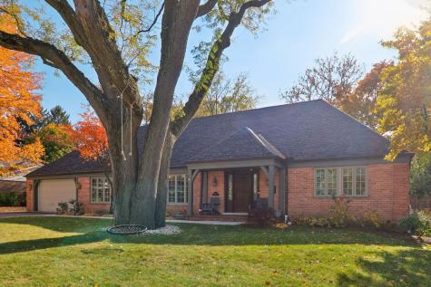 1443 Woodhill Drive Northbrook IL 60062