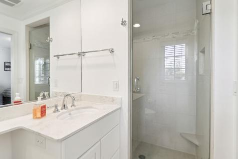 1443 Woodhill Drive Northbrook IL 60062