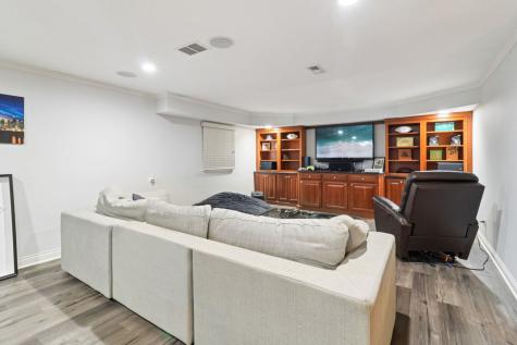 1443 Woodhill Drive Northbrook IL 60062