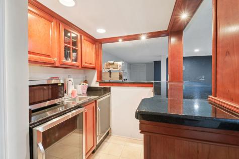1443 Woodhill Drive Northbrook IL 60062