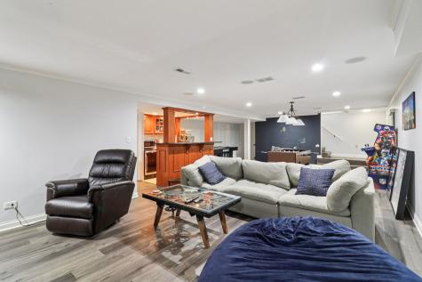 1443 Woodhill Drive Northbrook IL 60062