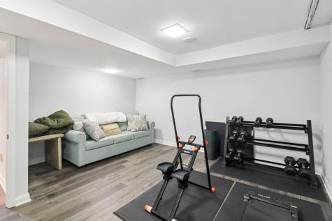 1443 Woodhill Drive Northbrook IL 60062