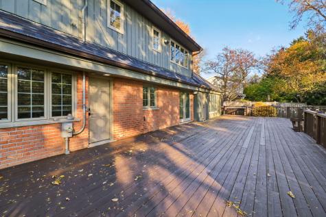 1443 Woodhill Drive Northbrook IL 60062