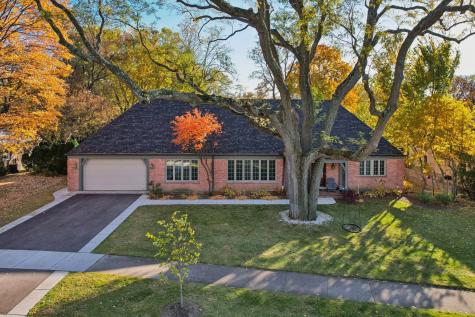 1443 Woodhill Drive Northbrook IL 60062