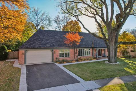 1443 Woodhill Drive Northbrook IL 60062