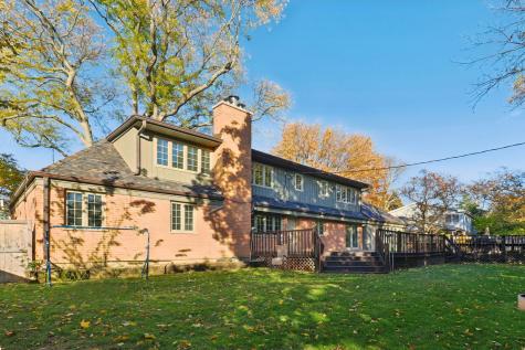 1443 Woodhill Drive Northbrook IL 60062