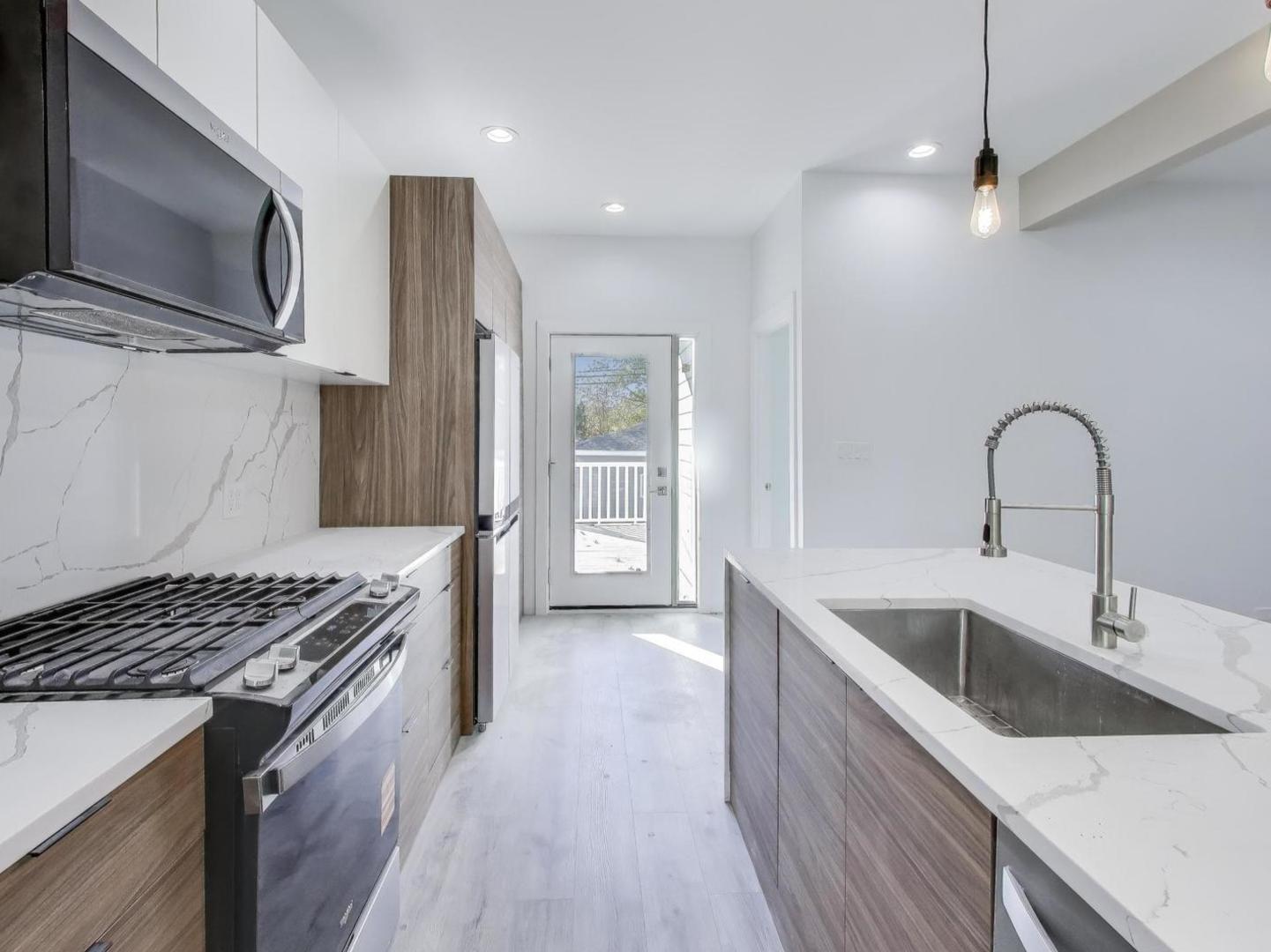 1721 West Arthur Avenue Chicago IL 60626