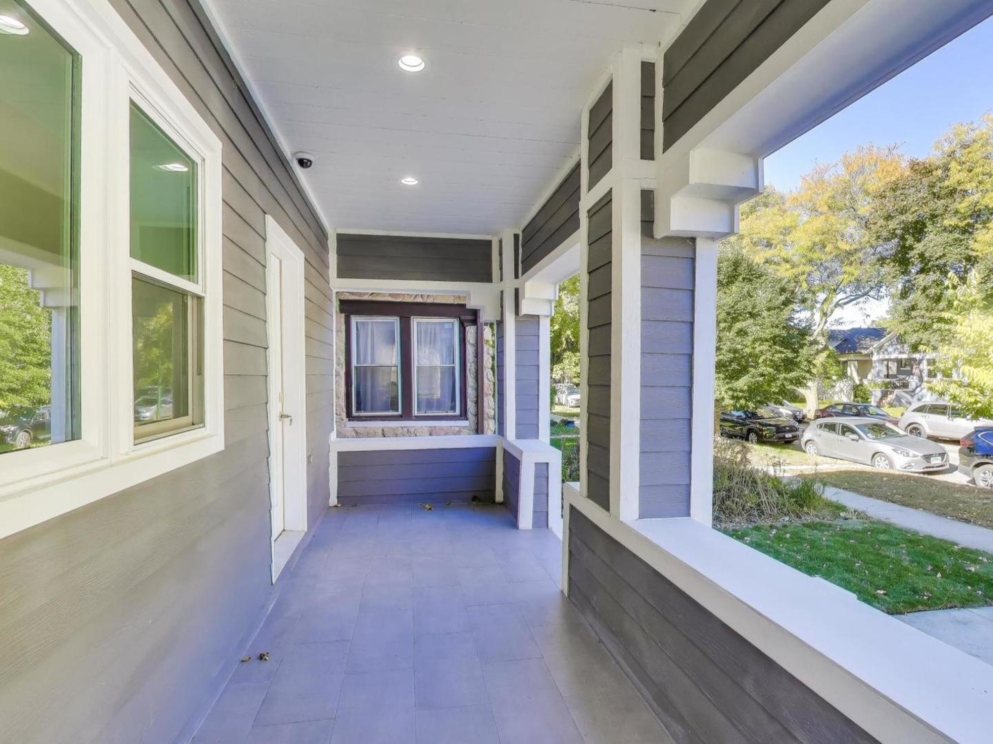 1721 West Arthur Avenue Chicago IL 60626