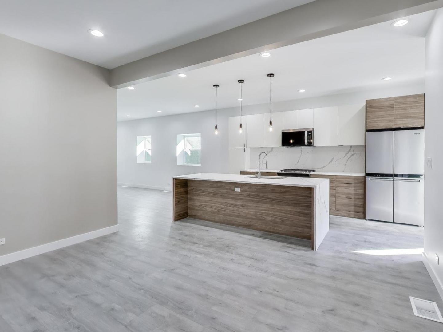 1721 West Arthur Avenue Chicago IL 60626