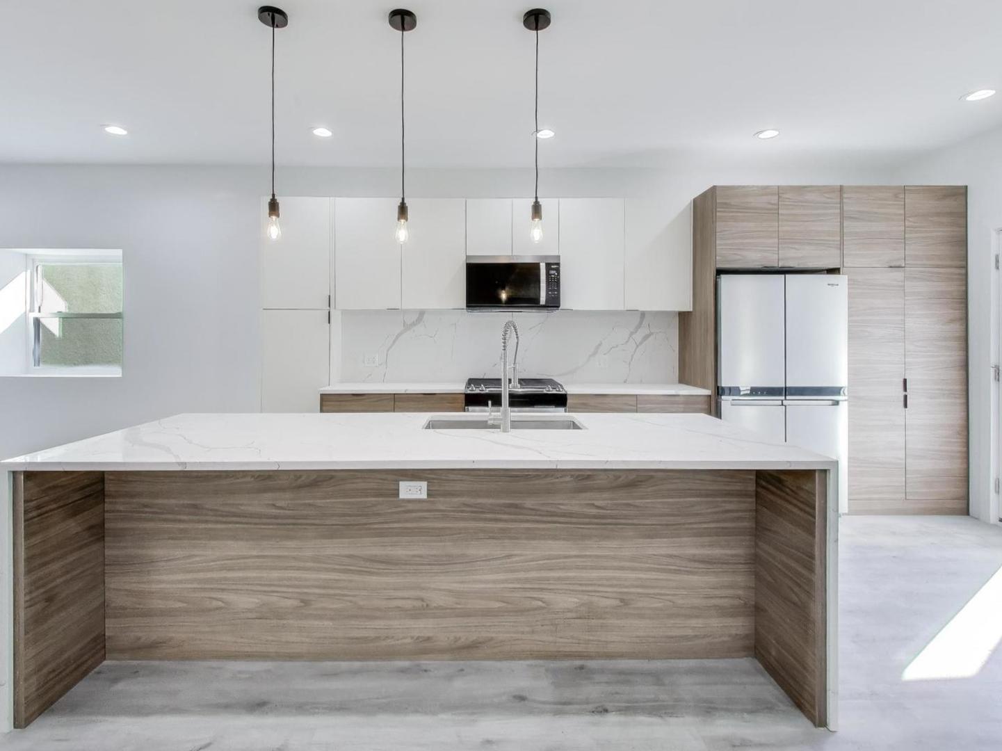 1721 West Arthur Avenue Chicago IL 60626