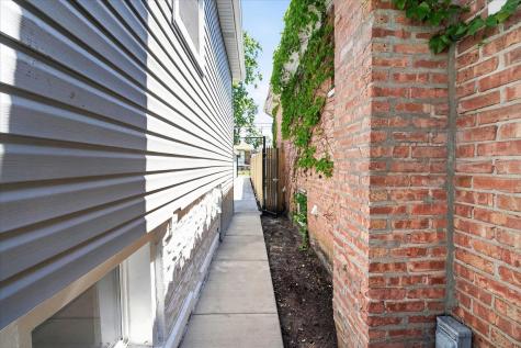 10103 South Aberdeen Street Chicago IL 60643
