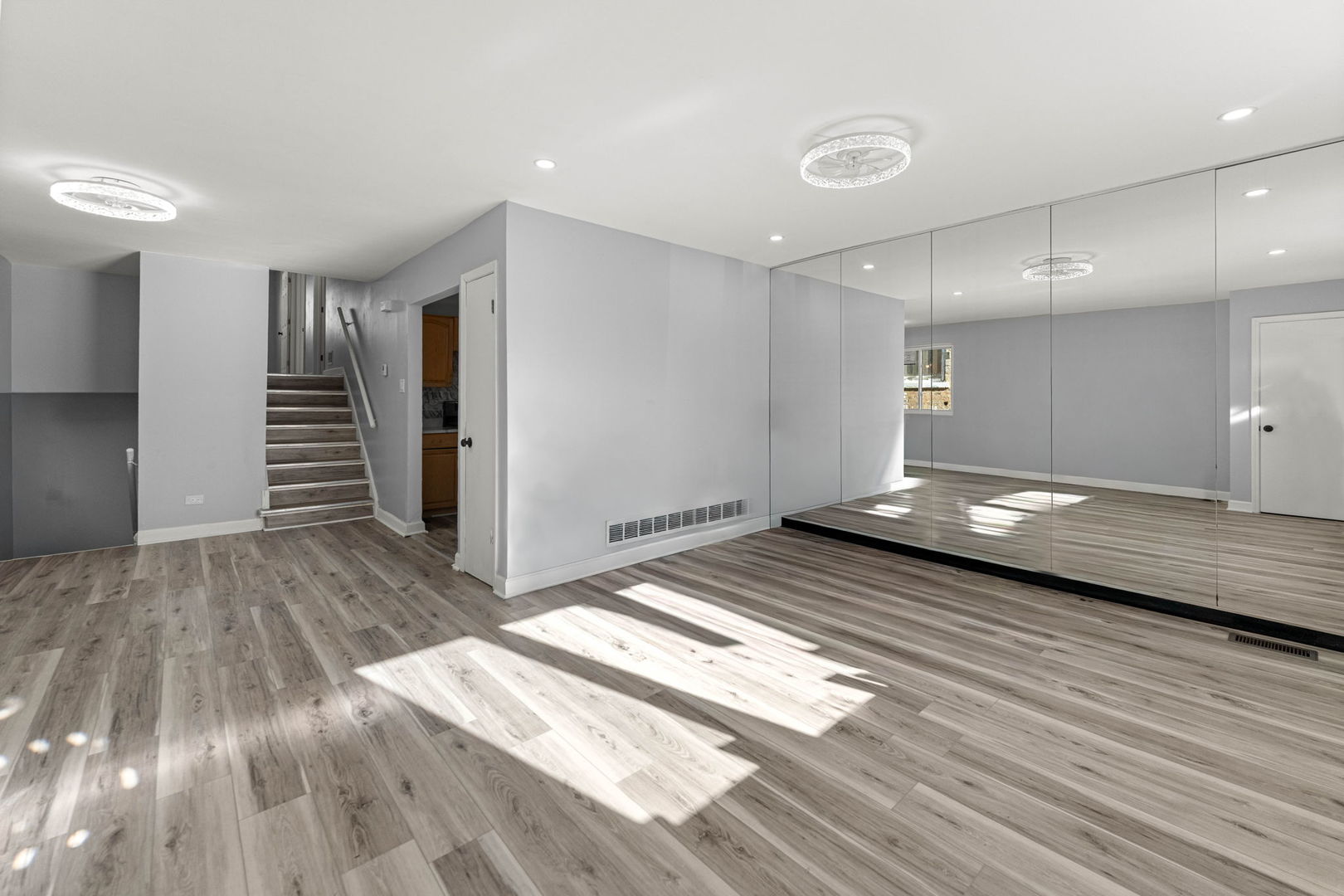 726 East 89th Place Chicago IL 60619