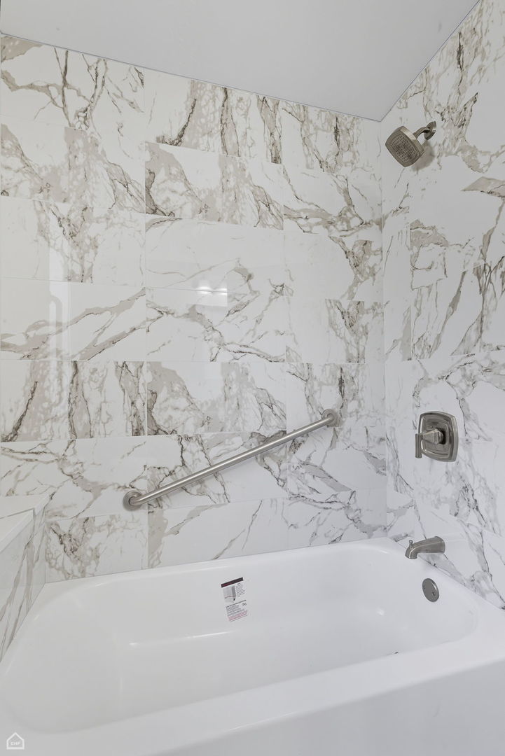 9845 South Hoyne Avenue Chicago IL 60643