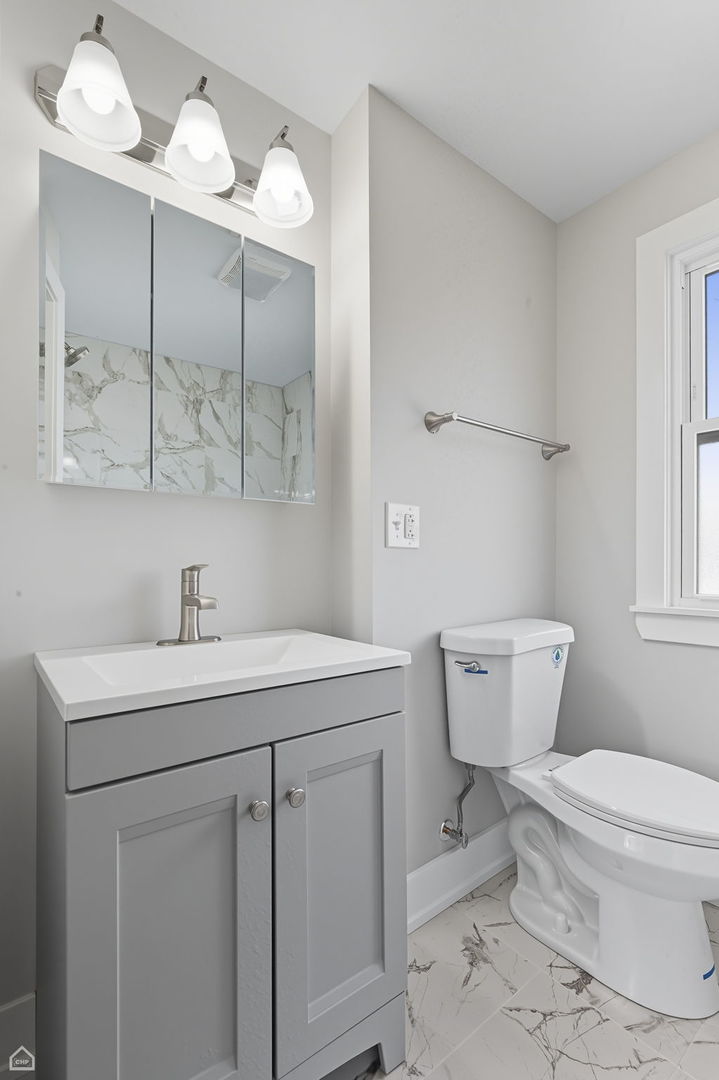 9845 South Hoyne Avenue Chicago IL 60643