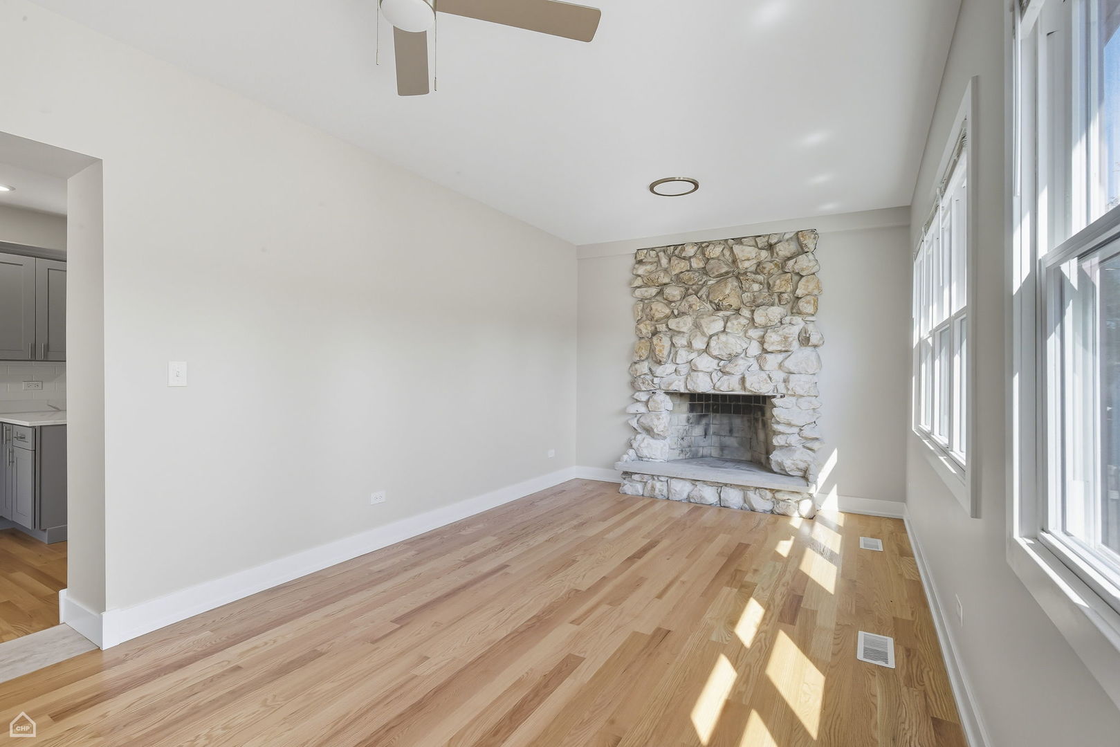 9845 South Hoyne Avenue Chicago IL 60643