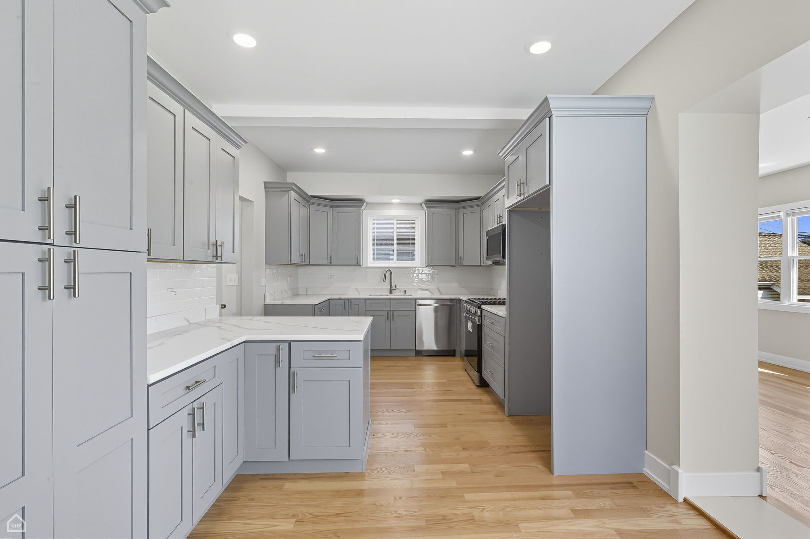 9845 South Hoyne Avenue Chicago IL 60643