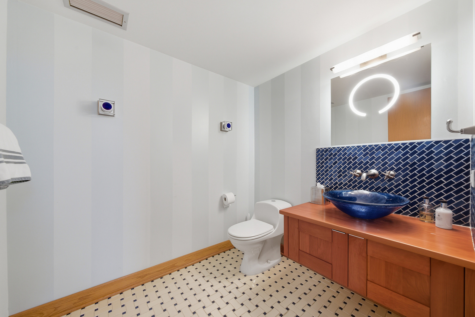 607 Berkshire Court Downers Grove IL 60516