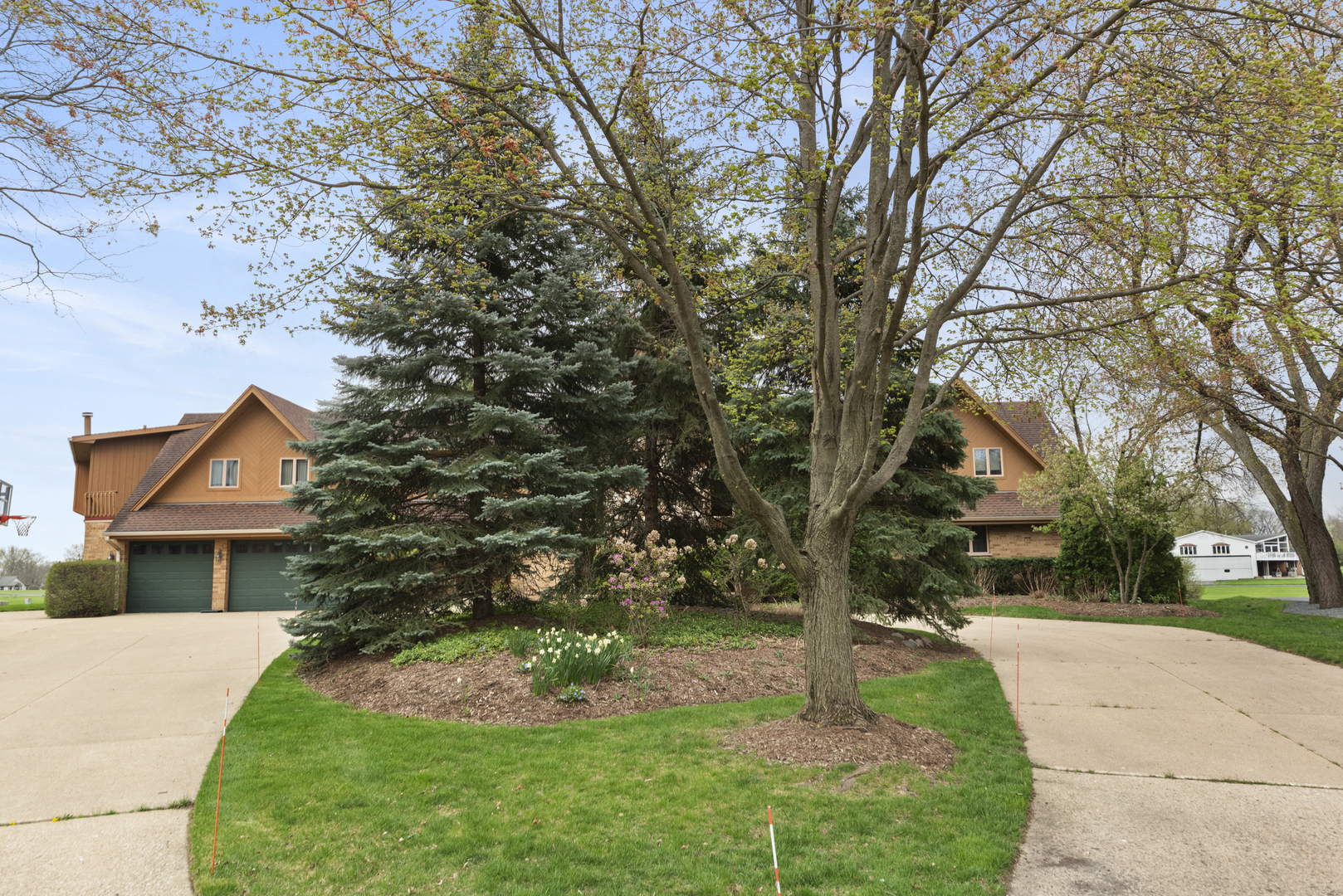 607 Berkshire Court Downers Grove IL 60516