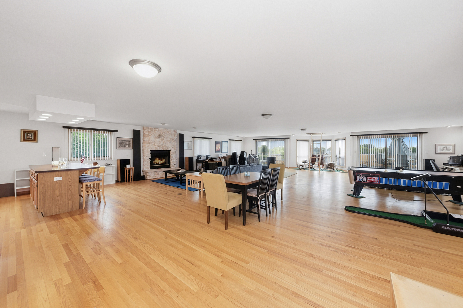 607 Berkshire Court Downers Grove IL 60516