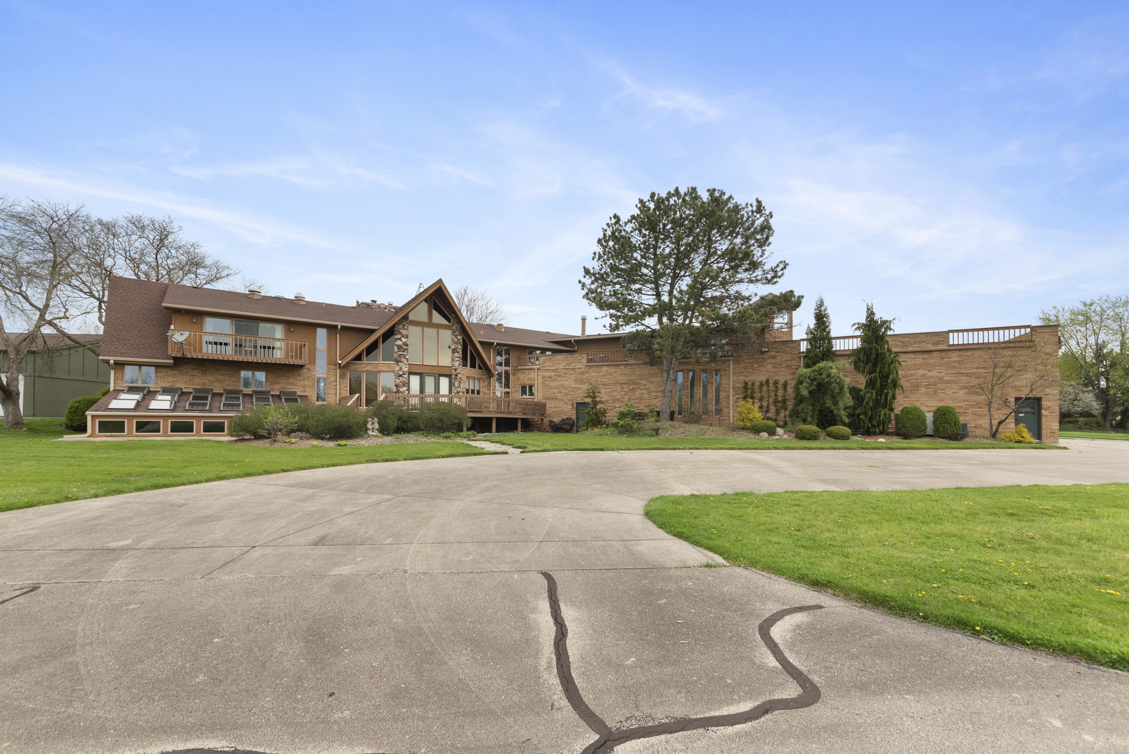 607 Berkshire Court Downers Grove IL 60516