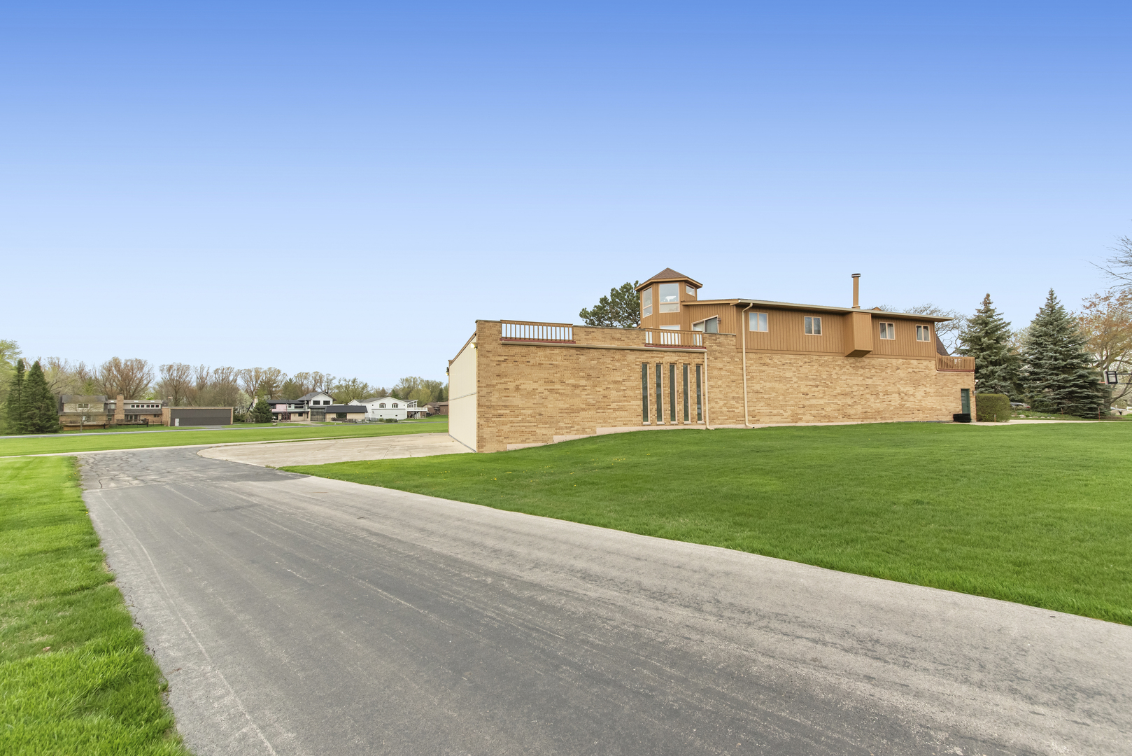 607 Berkshire Court Downers Grove IL 60516