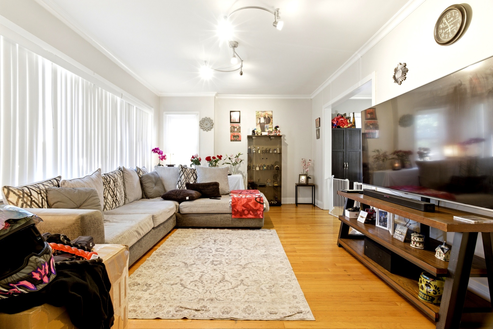 2936 North Kenneth Avenue Chicago IL 60641