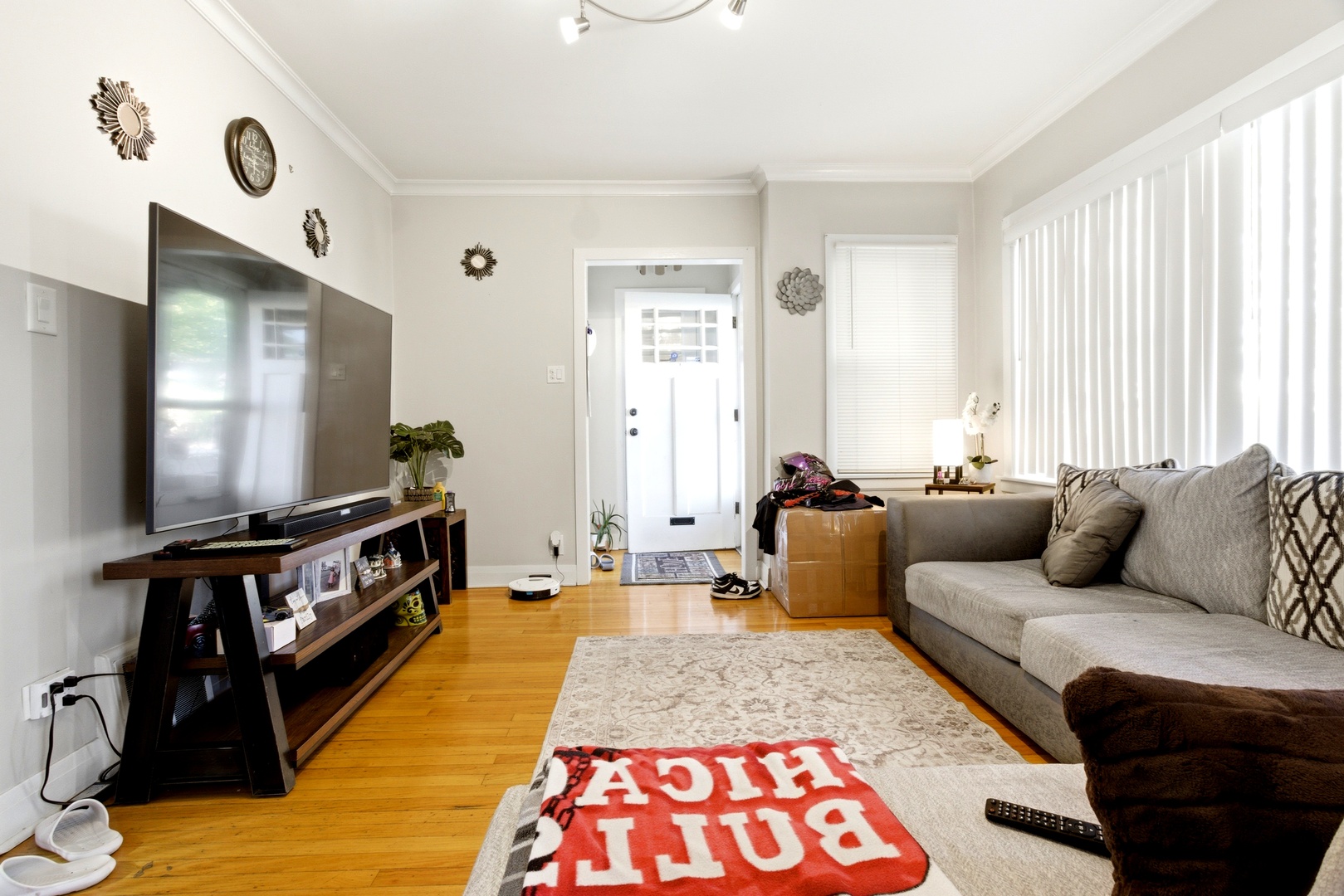 2936 North Kenneth Avenue Chicago IL 60641