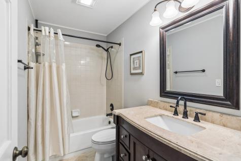 687 Rose Lane Bartlett IL 60103